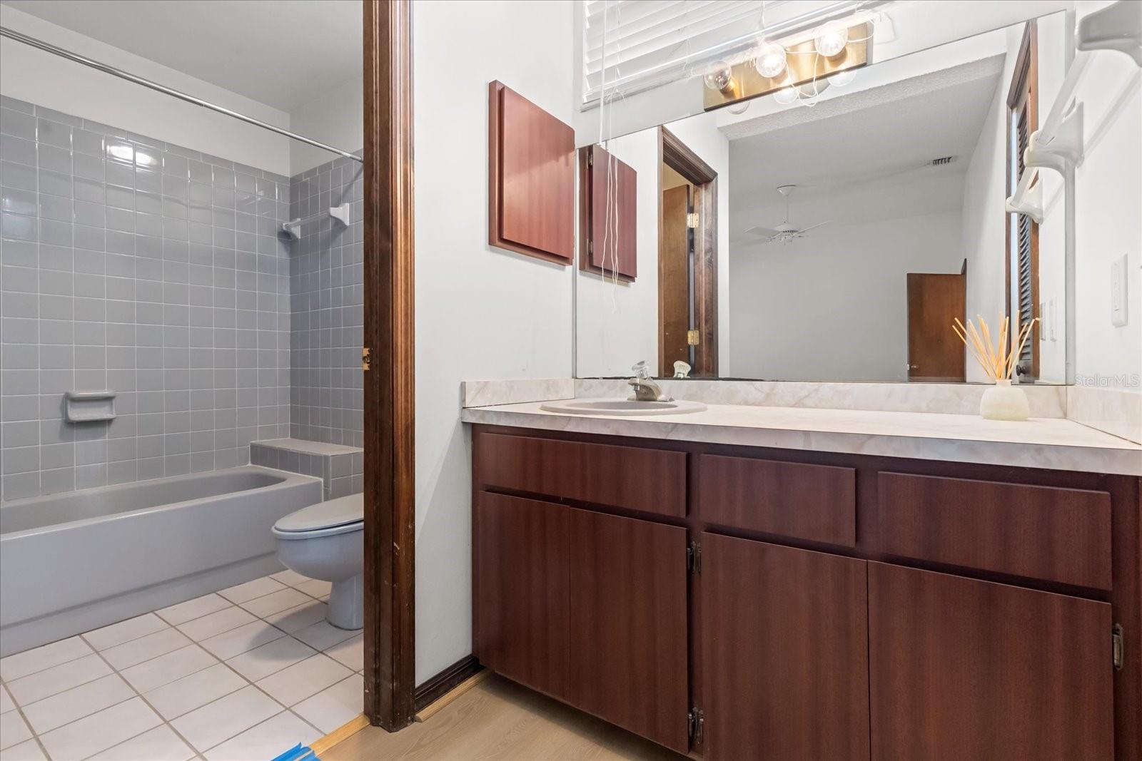 Image 6 of 26 For 2483 Islander Court