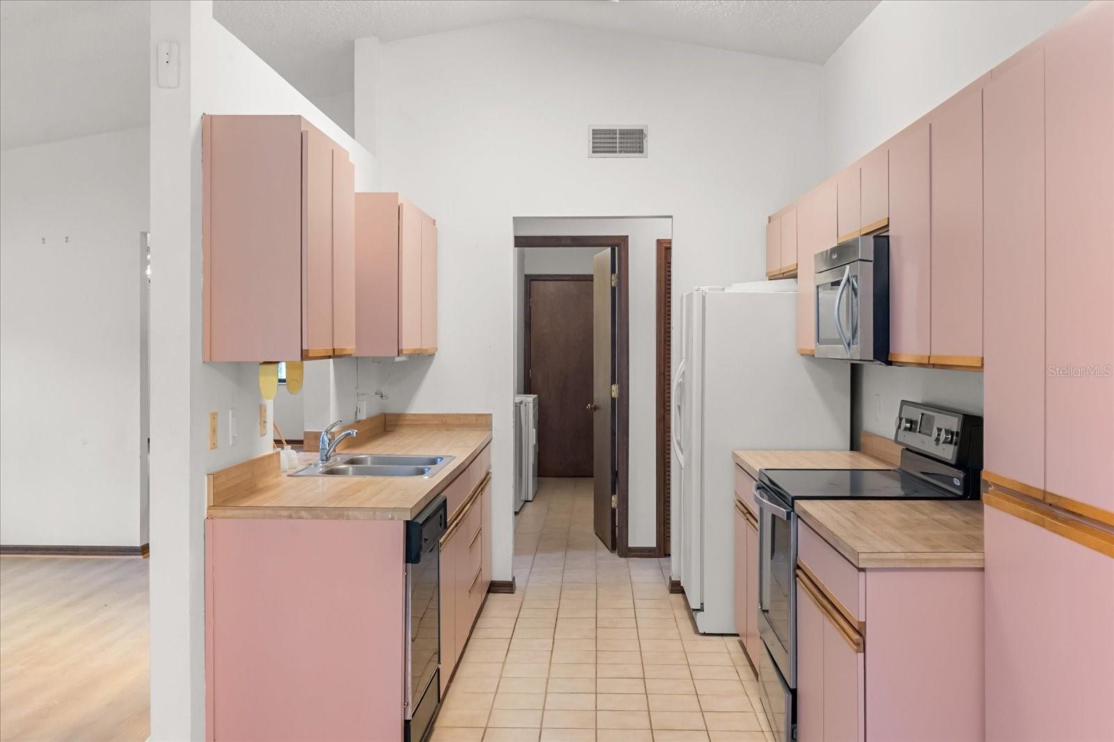 Image 8 of 26 For 2483 Islander Court