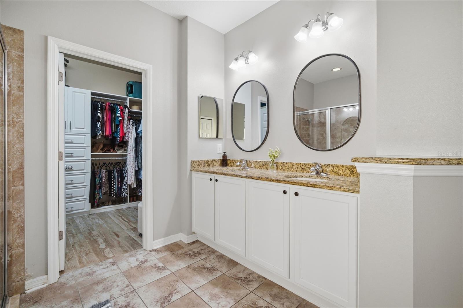 Image 40 of 82 For 31520 Holcomb Pass