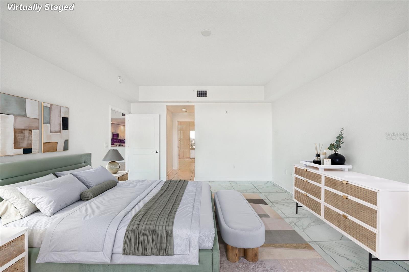 Listing photo id 9 for 125 Island Way 404