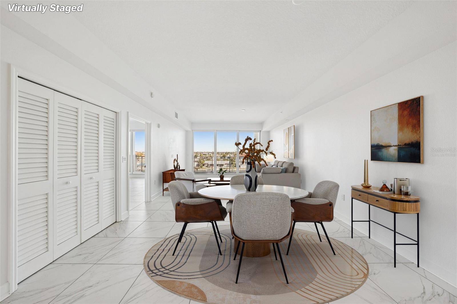 Listing photo id 1 for 125 Island Way 404