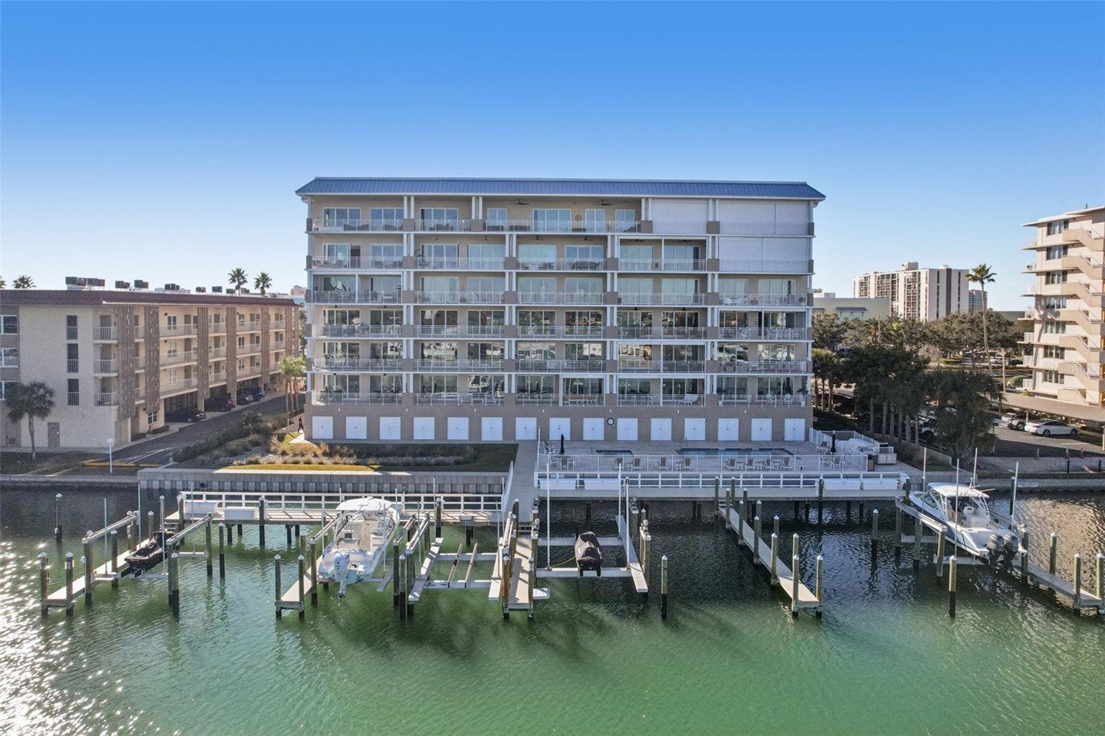 Listing photo id 29 for 125 Island Way 404