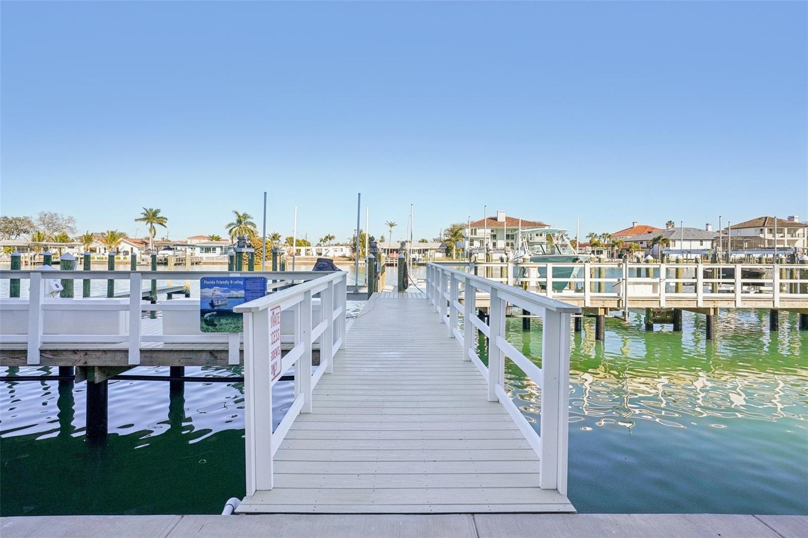 Listing photo id 31 for 125 Island Way 404