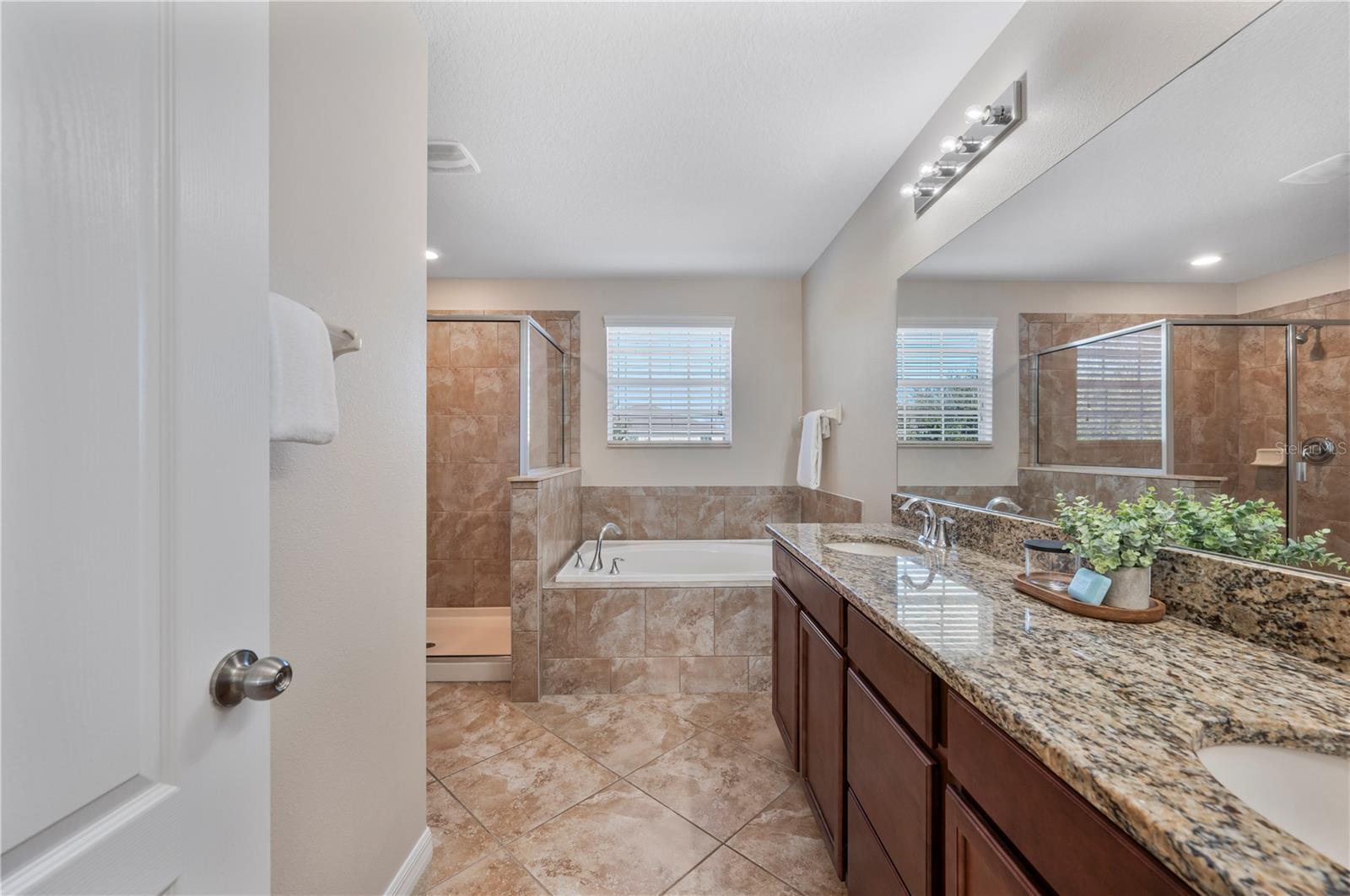 Image 23 of 51 For 18344 Aylesbury Lane