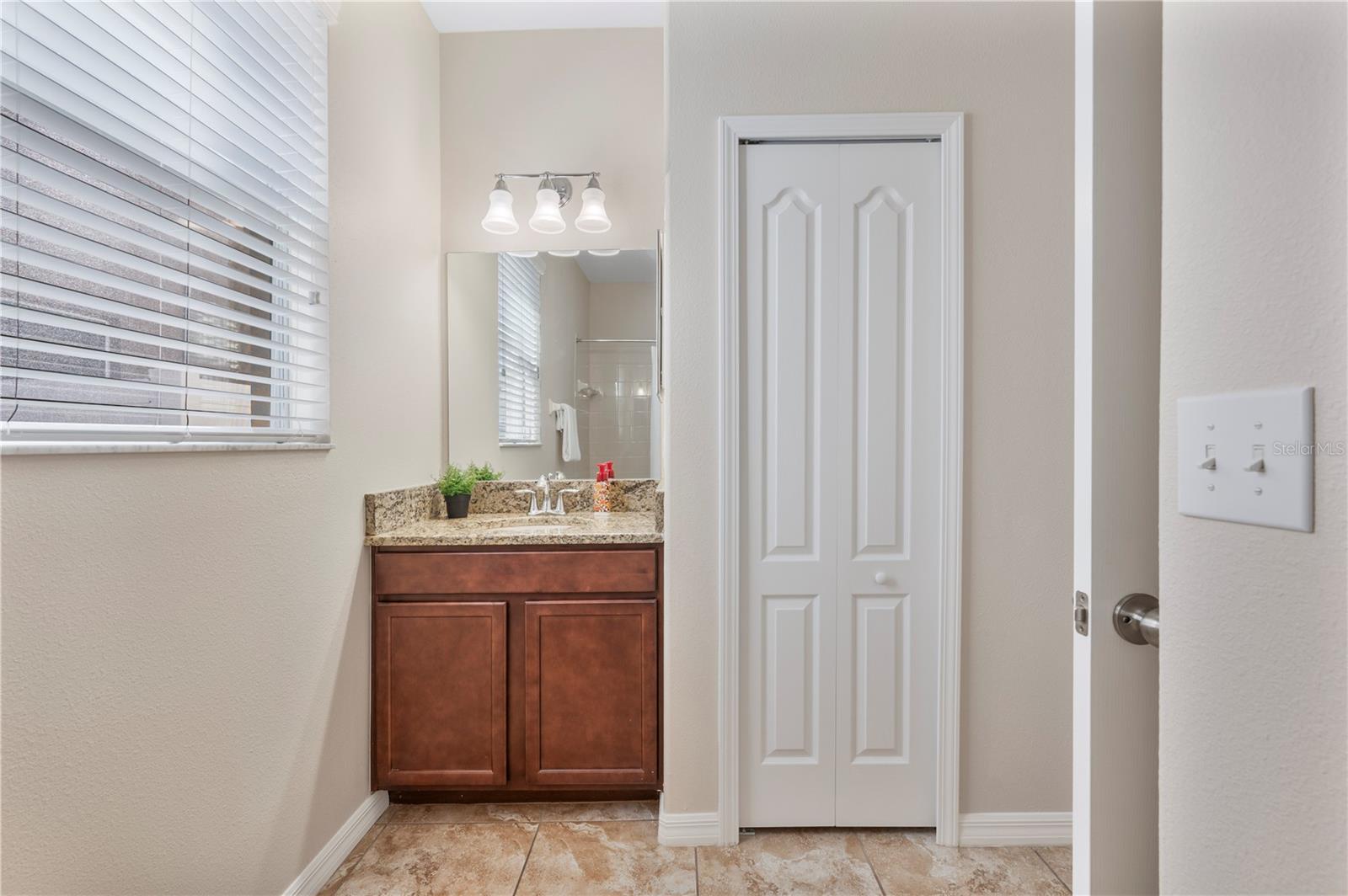 Image 33 of 51 For 18344 Aylesbury Lane