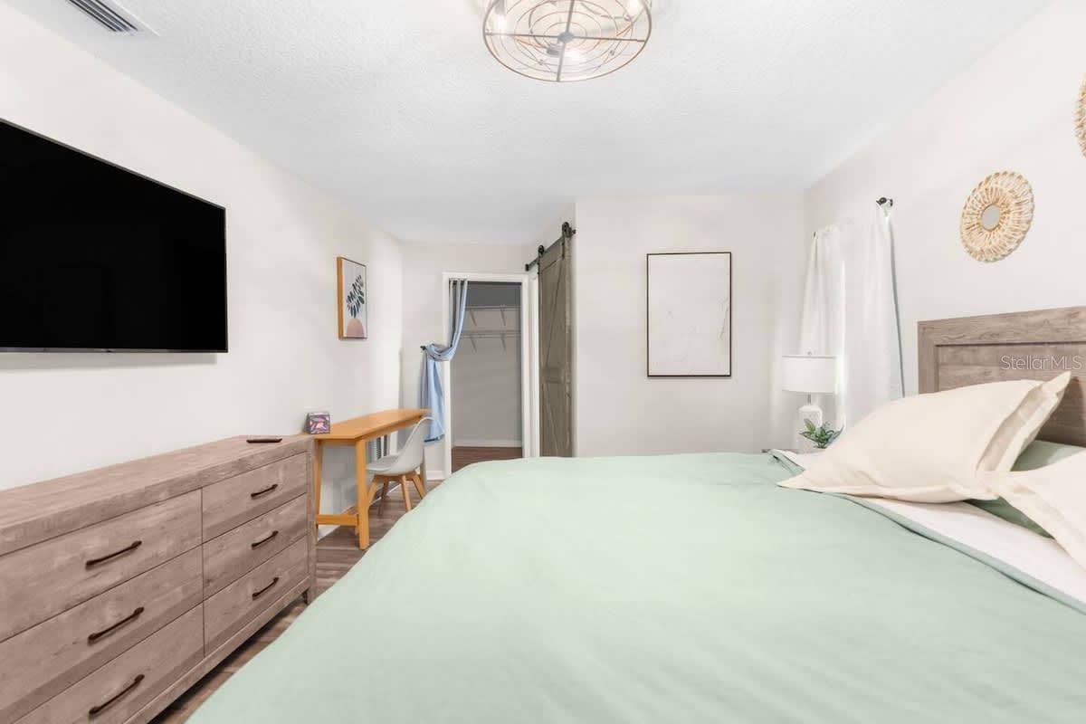 Image 12 of 26 For 13501 Whitby Road