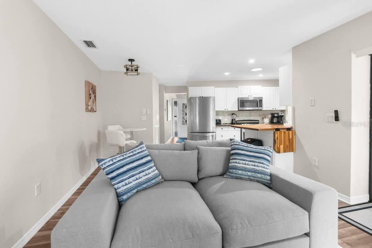 Image 14 of 26 For 13501 Whitby Road