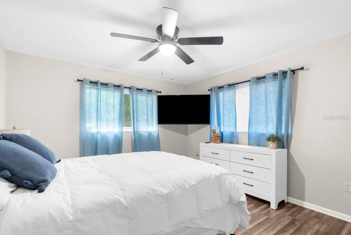 Image 18 of 26 For 13501 Whitby Road