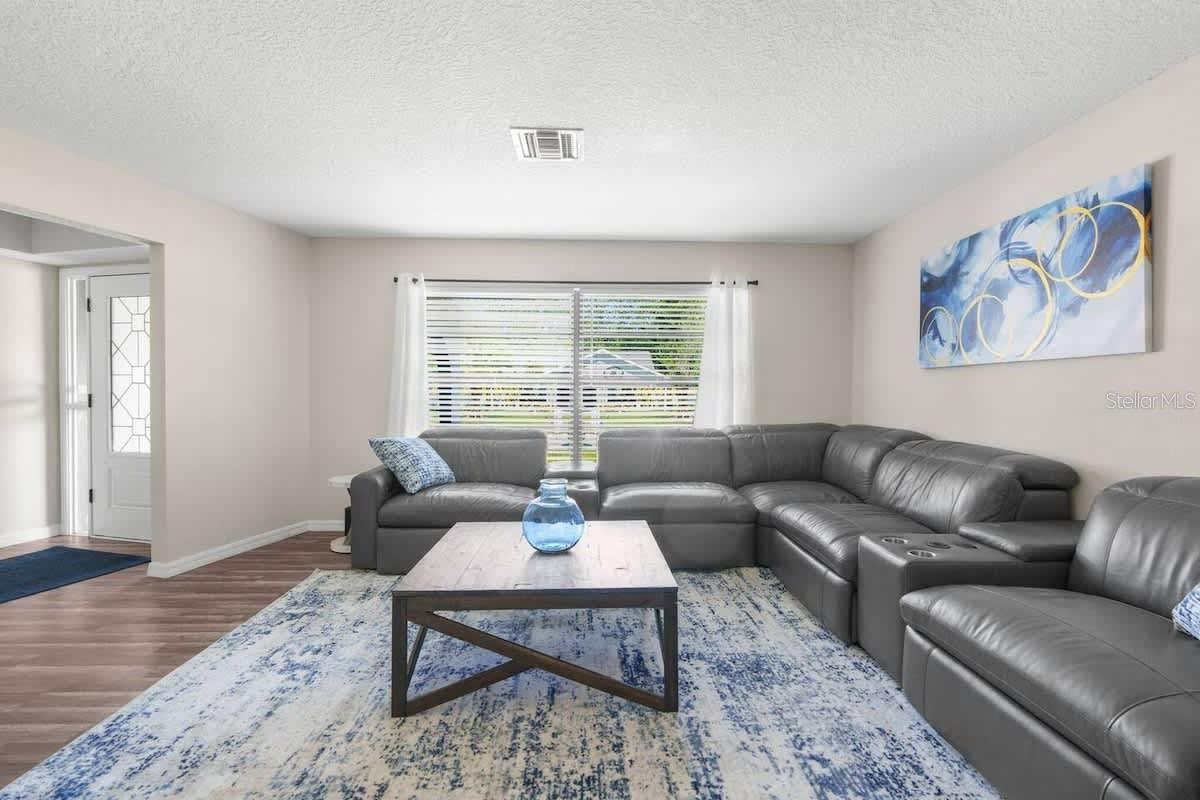 Image 22 of 26 For 13501 Whitby Road