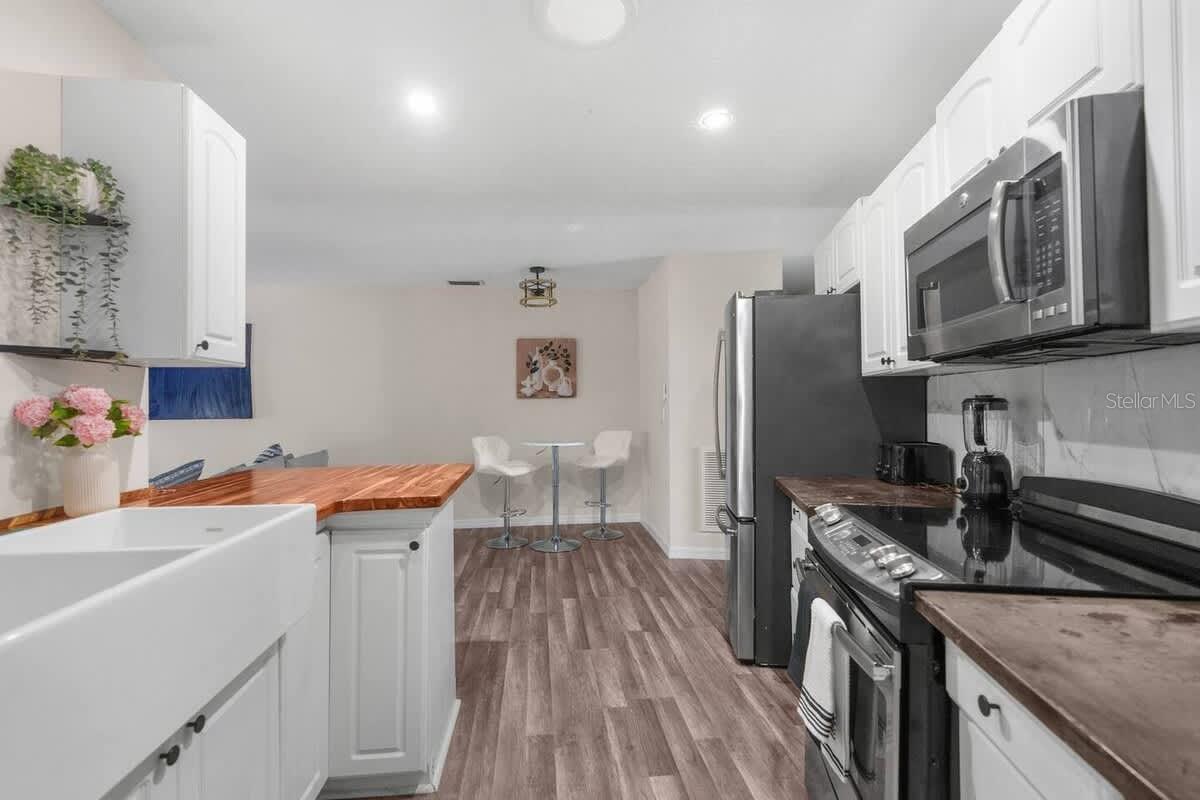 Image 7 of 26 For 13501 Whitby Road