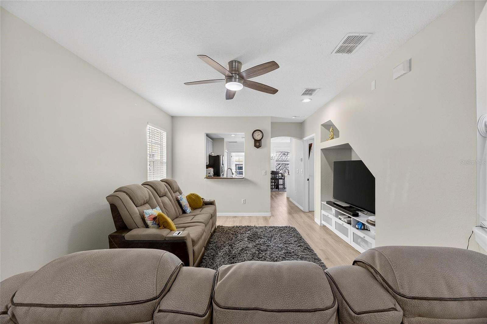 Image 13 of 70 For 5914 Beaconpark Street