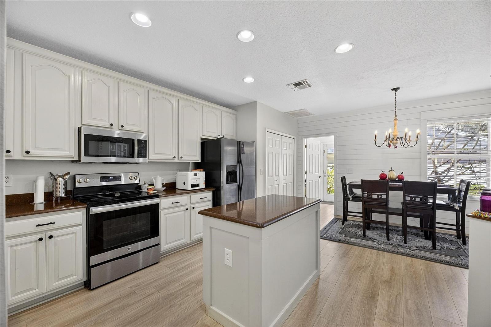 Image 18 of 70 For 5914 Beaconpark Street