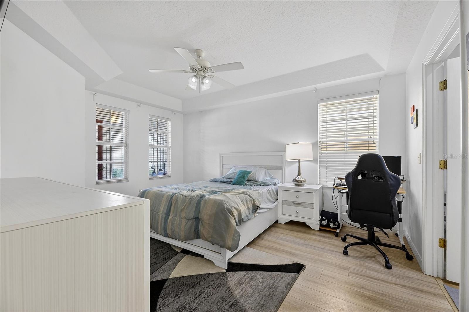 Image 33 of 70 For 5914 Beaconpark Street