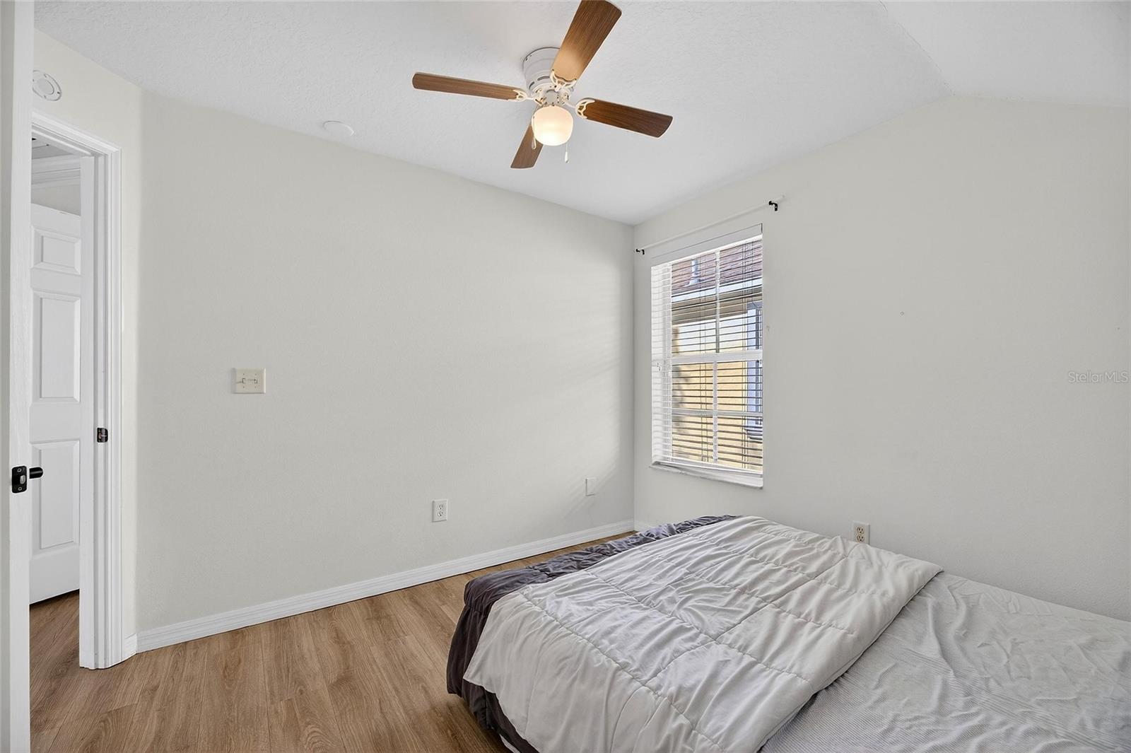 Image 52 of 70 For 5914 Beaconpark Street