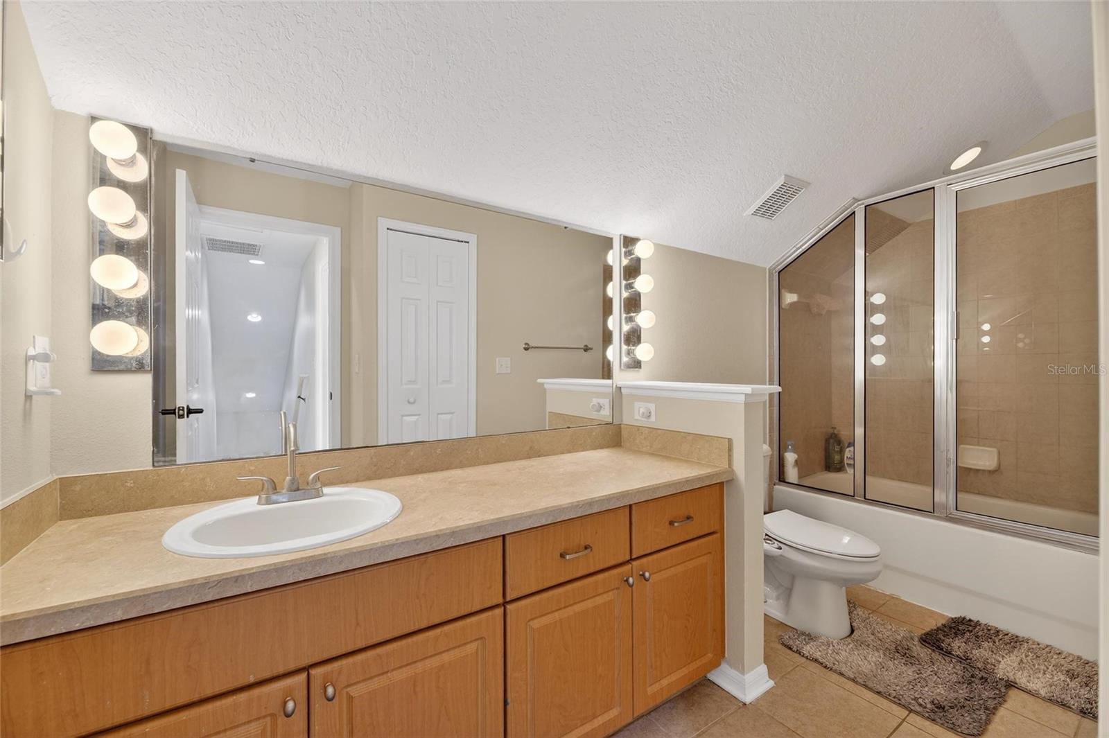 Image 53 of 70 For 5914 Beaconpark Street