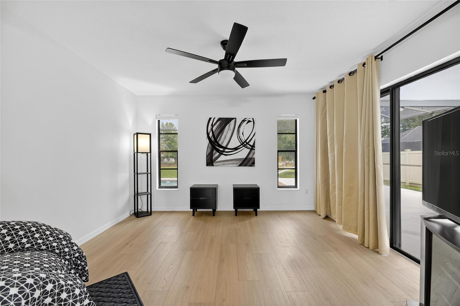 Image 12 of 34 For 8137 English Elm Circle