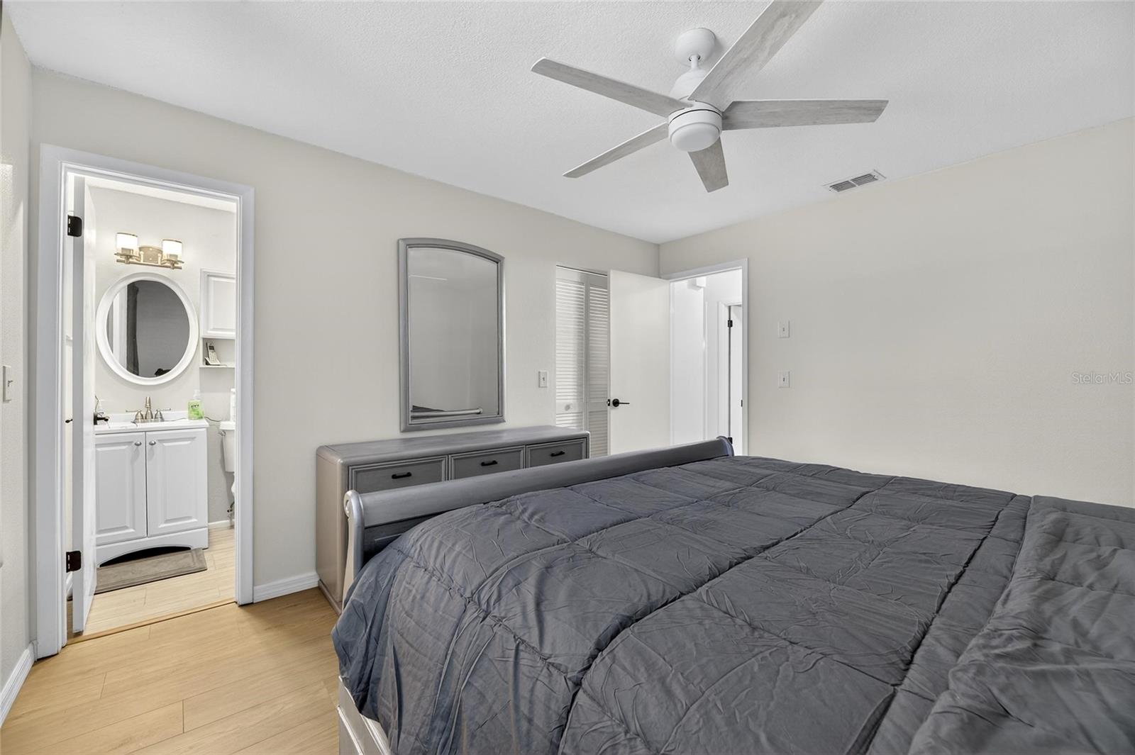 Image 16 of 34 For 8137 English Elm Circle