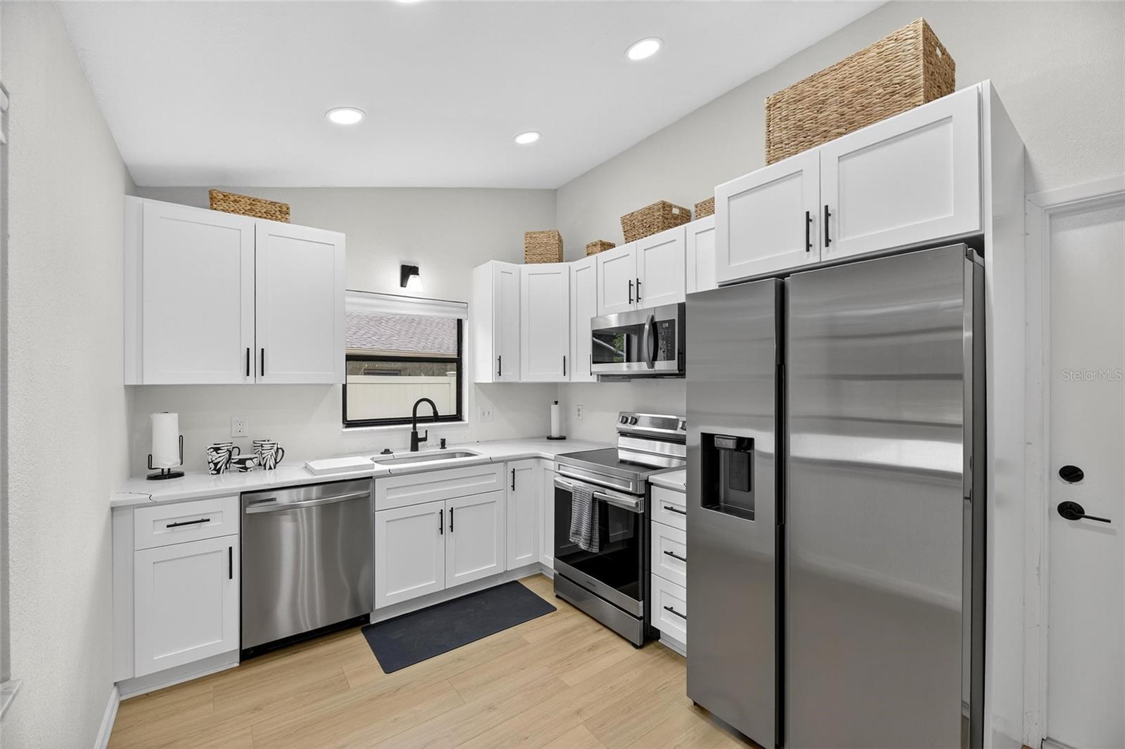 Image 27 of 34 For 8137 English Elm Circle