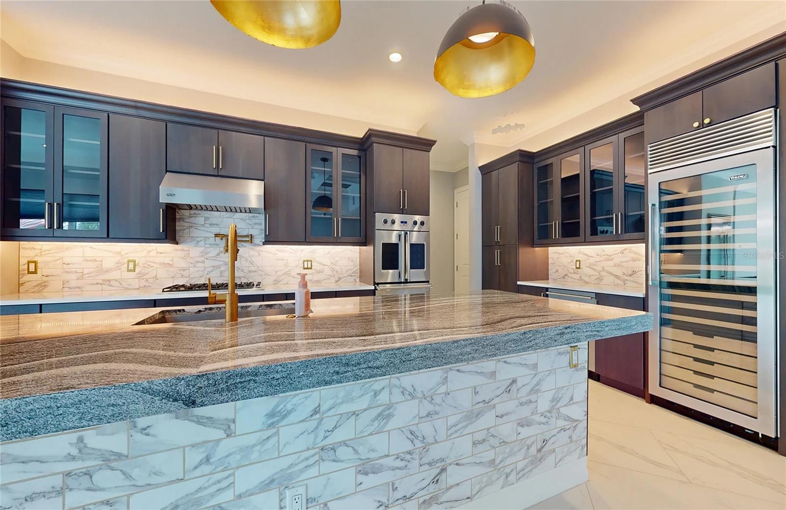 Image 11 of 47 For 5951 Bay Drive