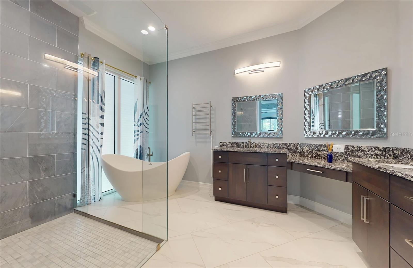 Image 20 of 47 For 5951 Bay Drive