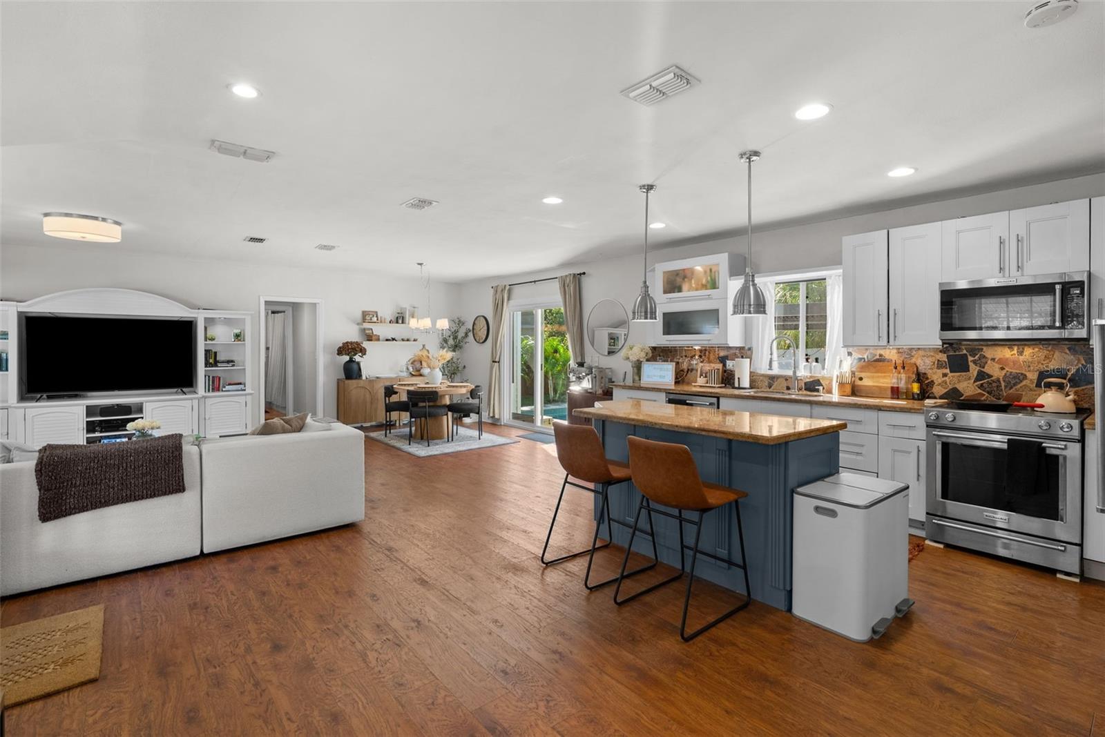 Image 15 of 45 For 3801 Lynwood Avenue