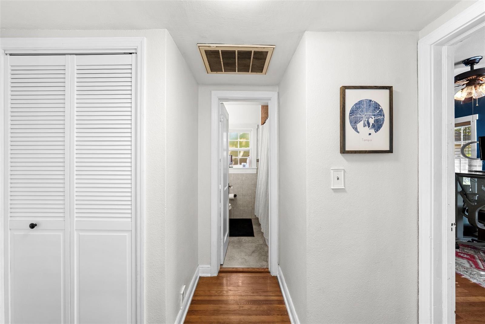 Image 33 of 45 For 3801 Lynwood Avenue