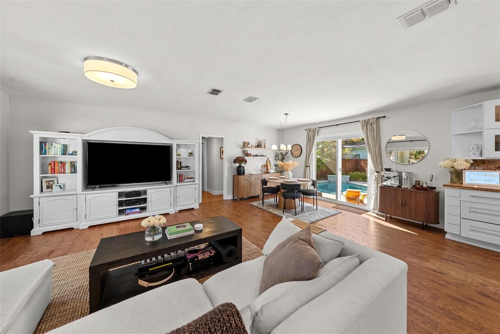 Image 4 of 45 For 3801 Lynwood Avenue