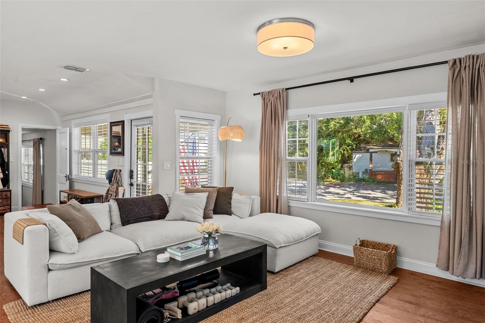 Image 8 of 45 For 3801 Lynwood Avenue