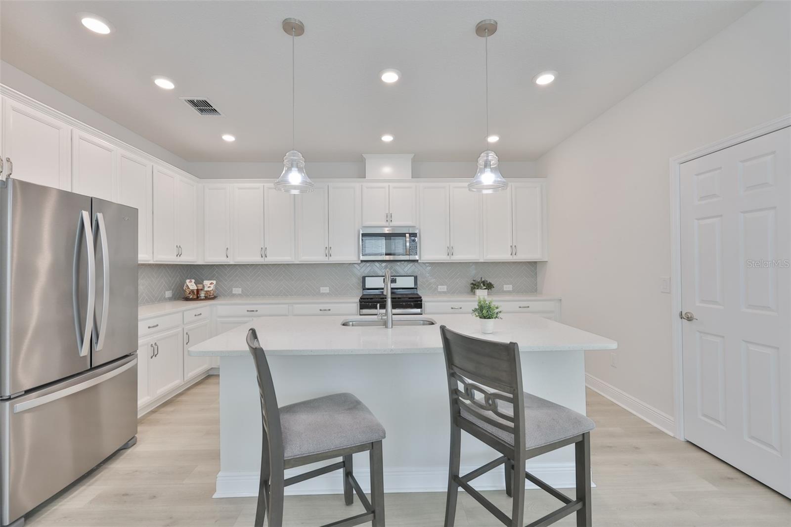 Image 15 of 49 For 13908 Kingfisher Glen Drive