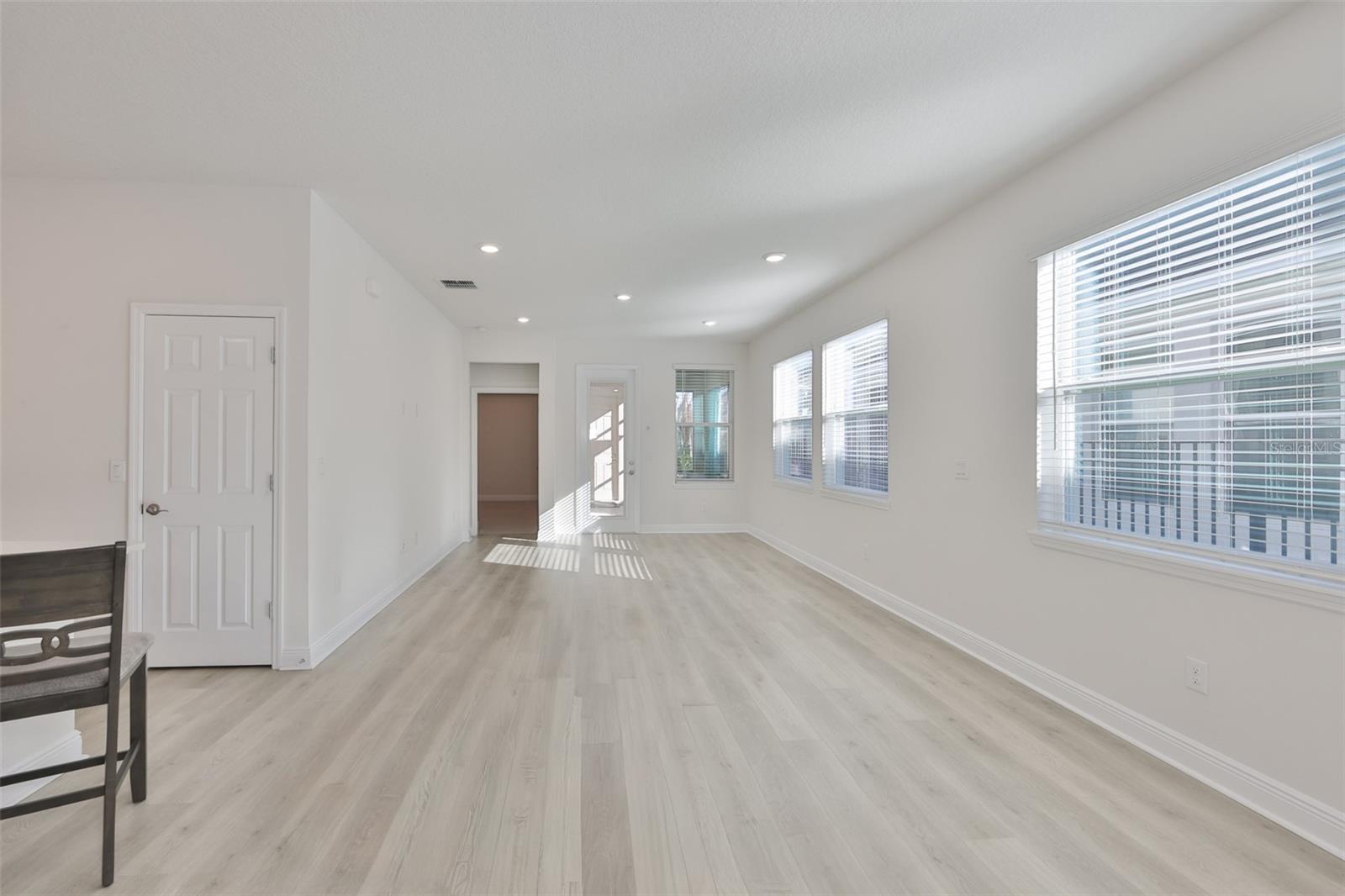 Image 23 of 49 For 13908 Kingfisher Glen Drive