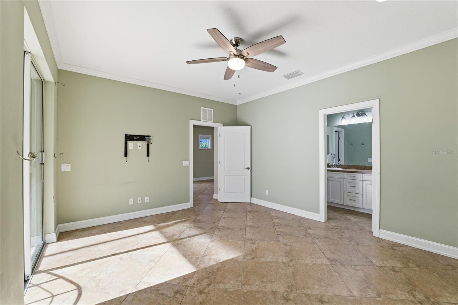 Image 15 of 44 For 4911 Boston Common Glen