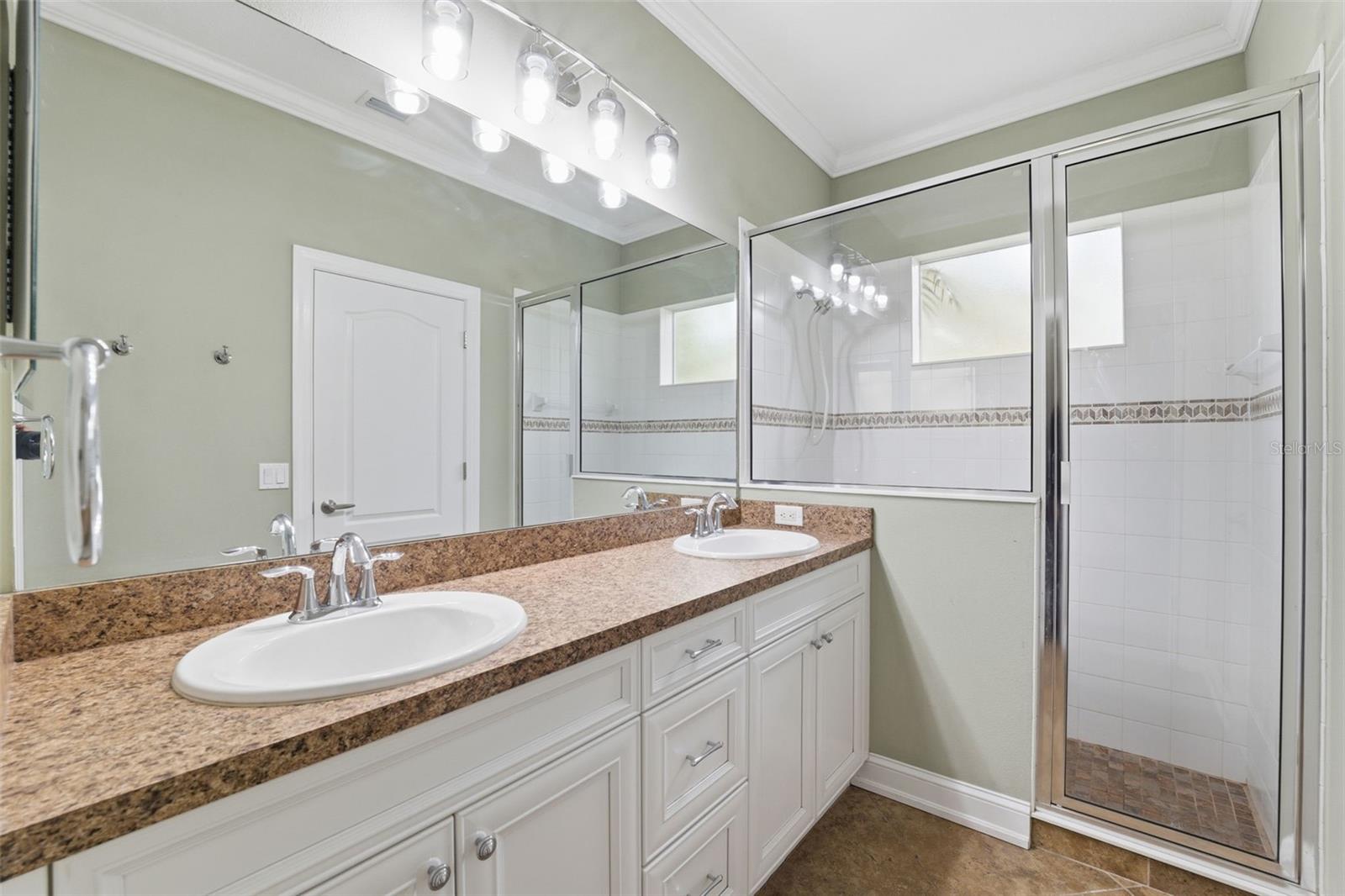 Image 18 of 44 For 4911 Boston Common Glen