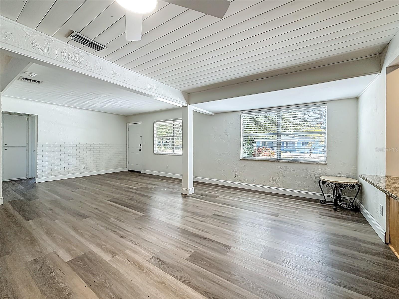 Image 16 of 72 For 424 72nd Street N