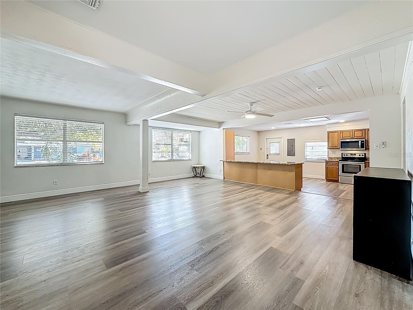 Image 21 of 72 For 424 72nd Street N