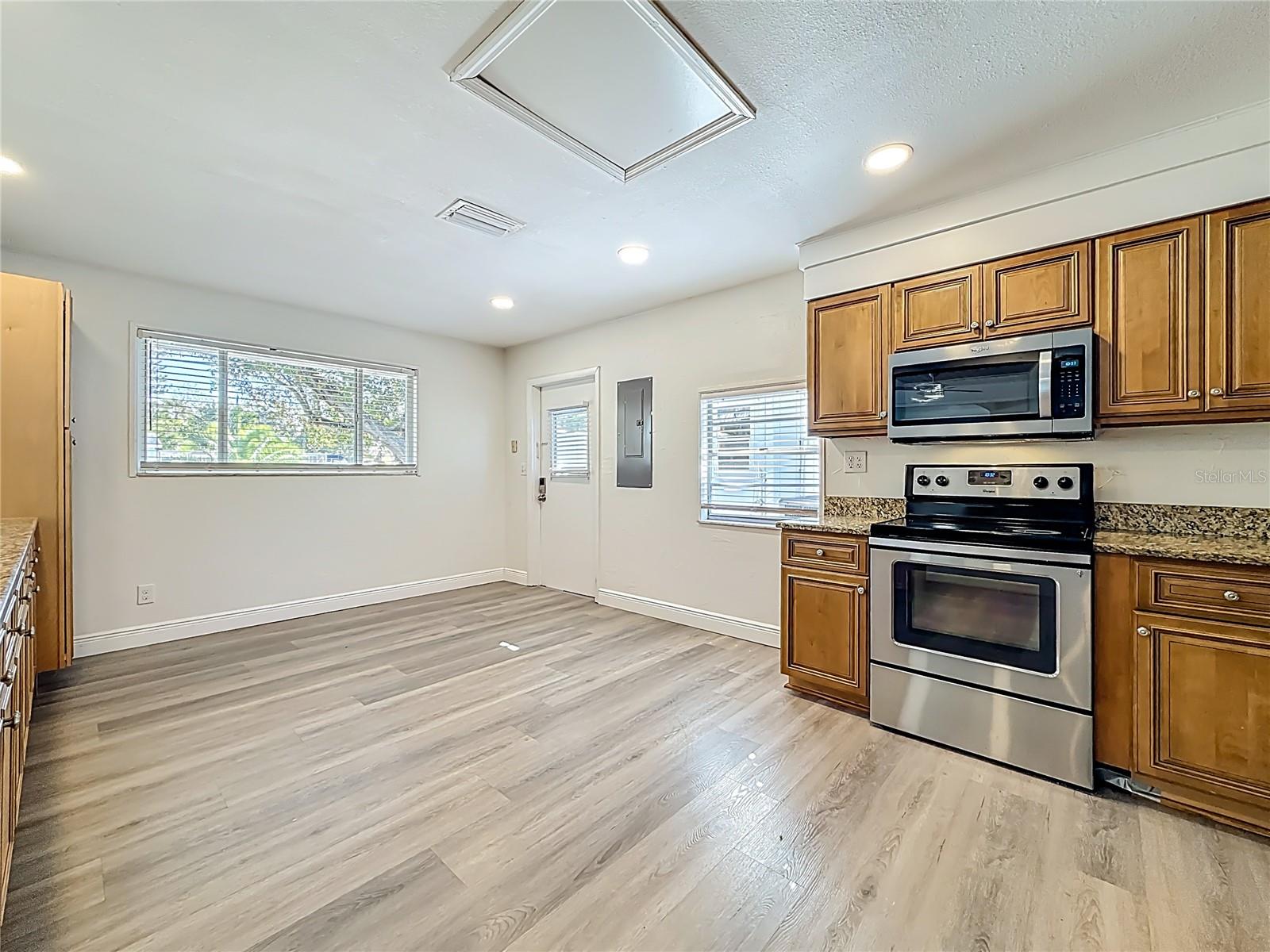 Image 28 of 72 For 424 72nd Street N