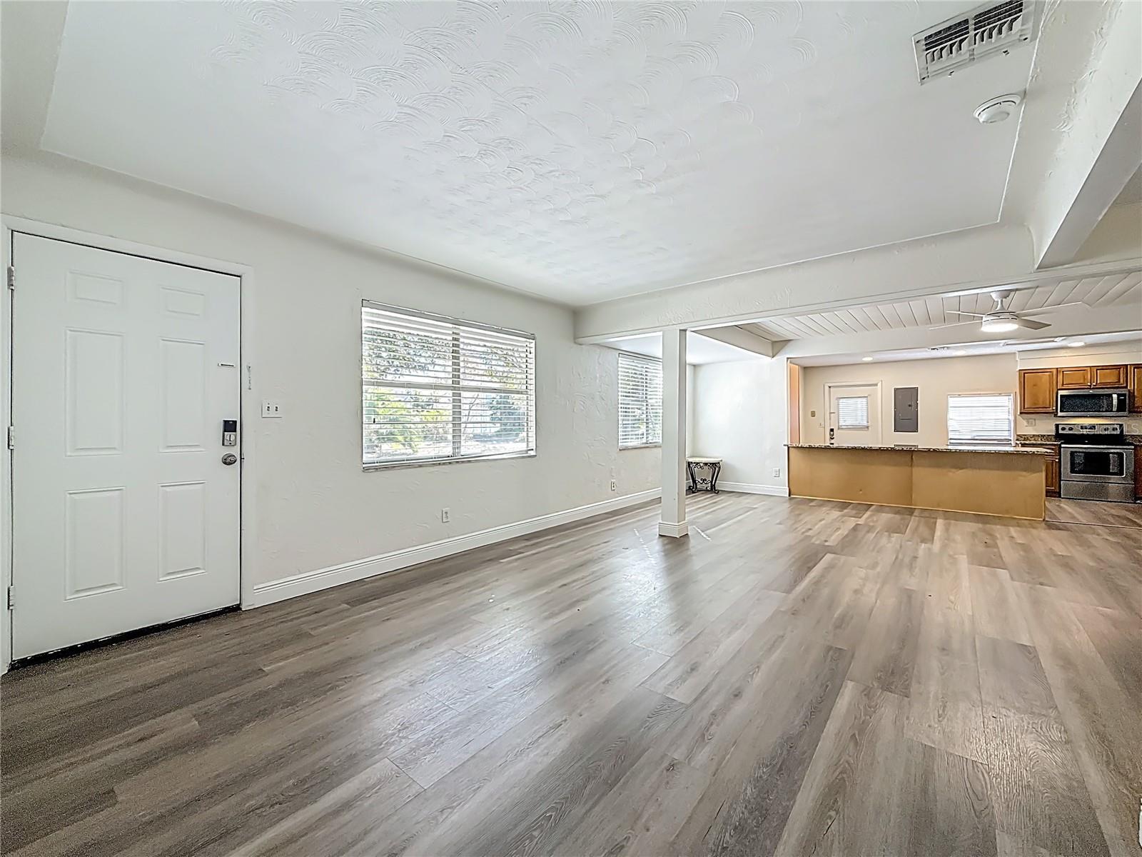 Image 30 of 72 For 424 72nd Street N