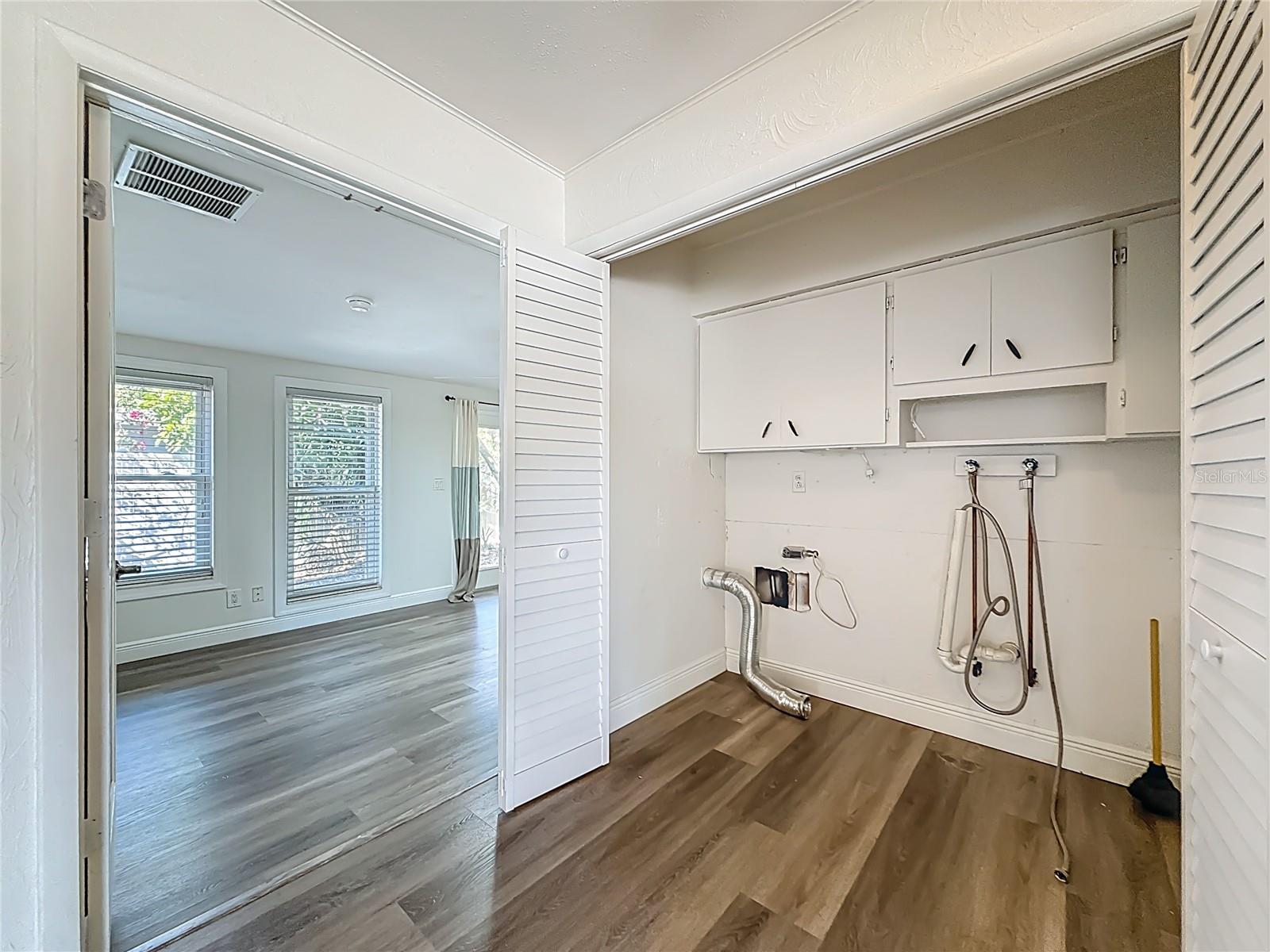 Image 32 of 72 For 424 72nd Street N