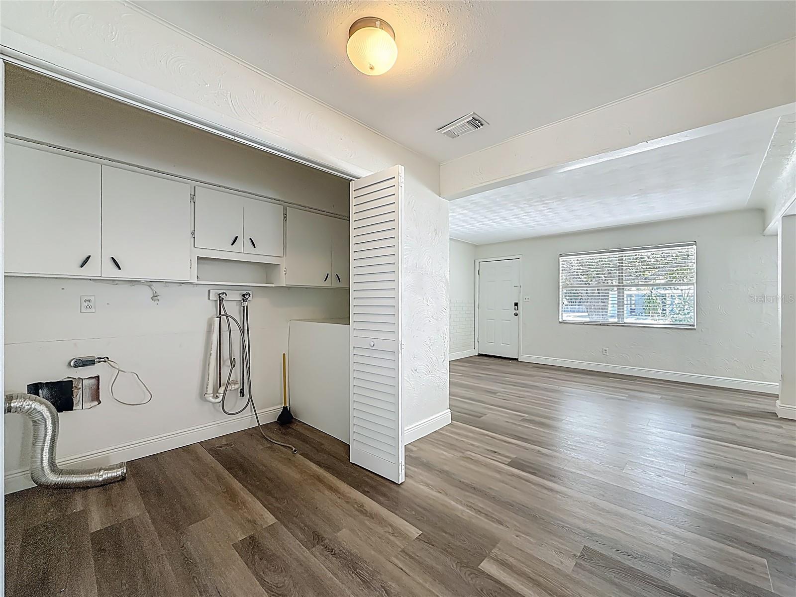 Image 33 of 72 For 424 72nd Street N