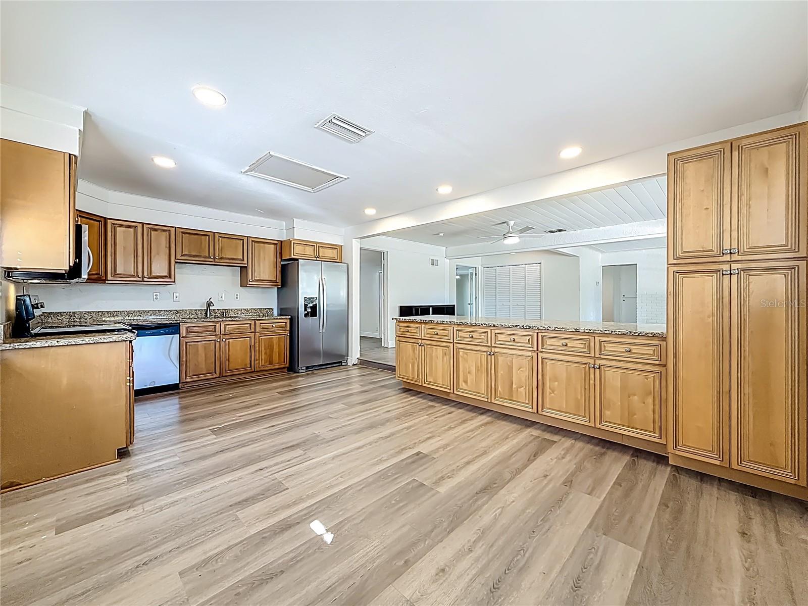 Image 7 of 72 For 424 72nd Street N