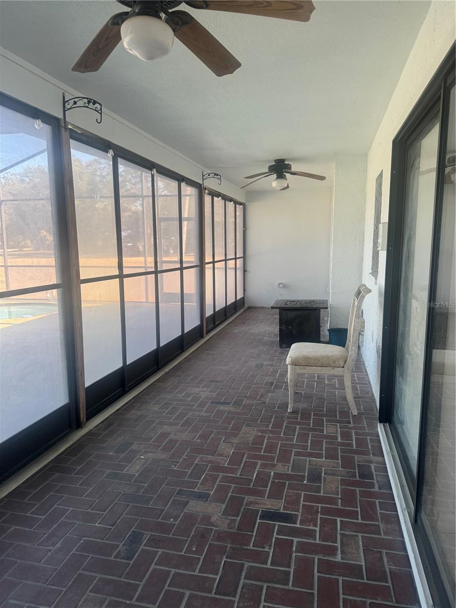 Image 18 of 21 For 8320 Sanden Drive