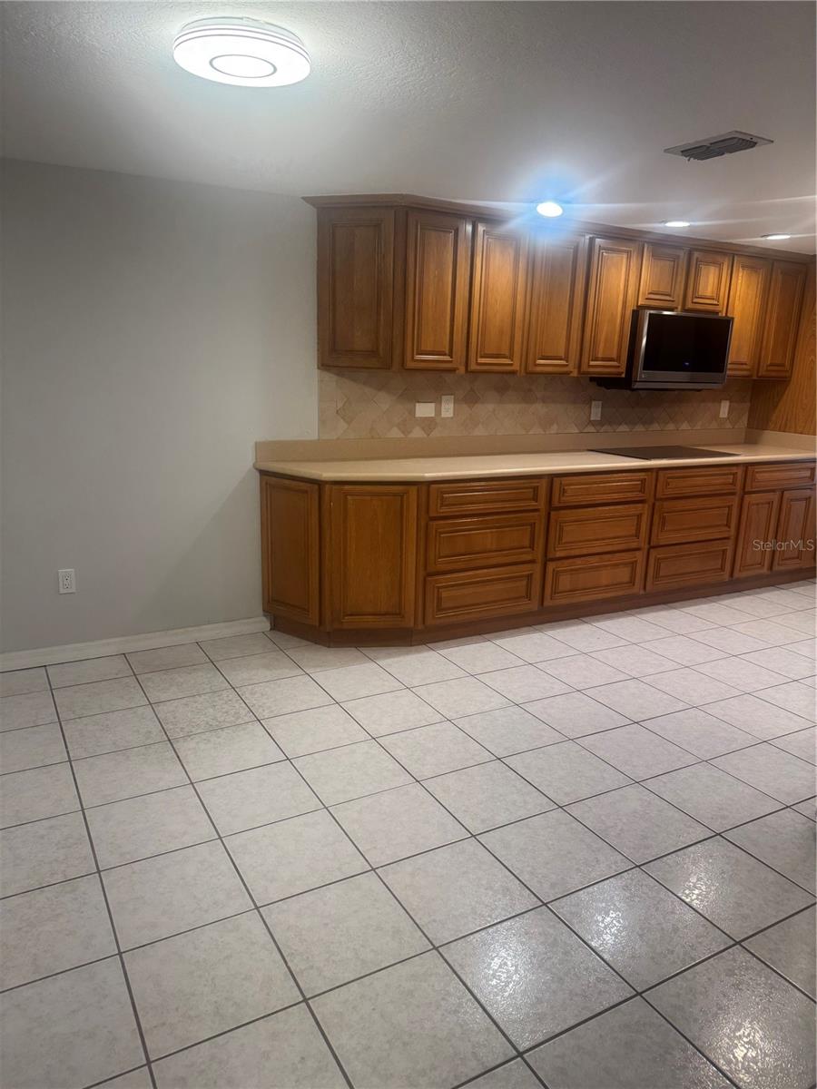 Image 5 of 21 For 8320 Sanden Drive