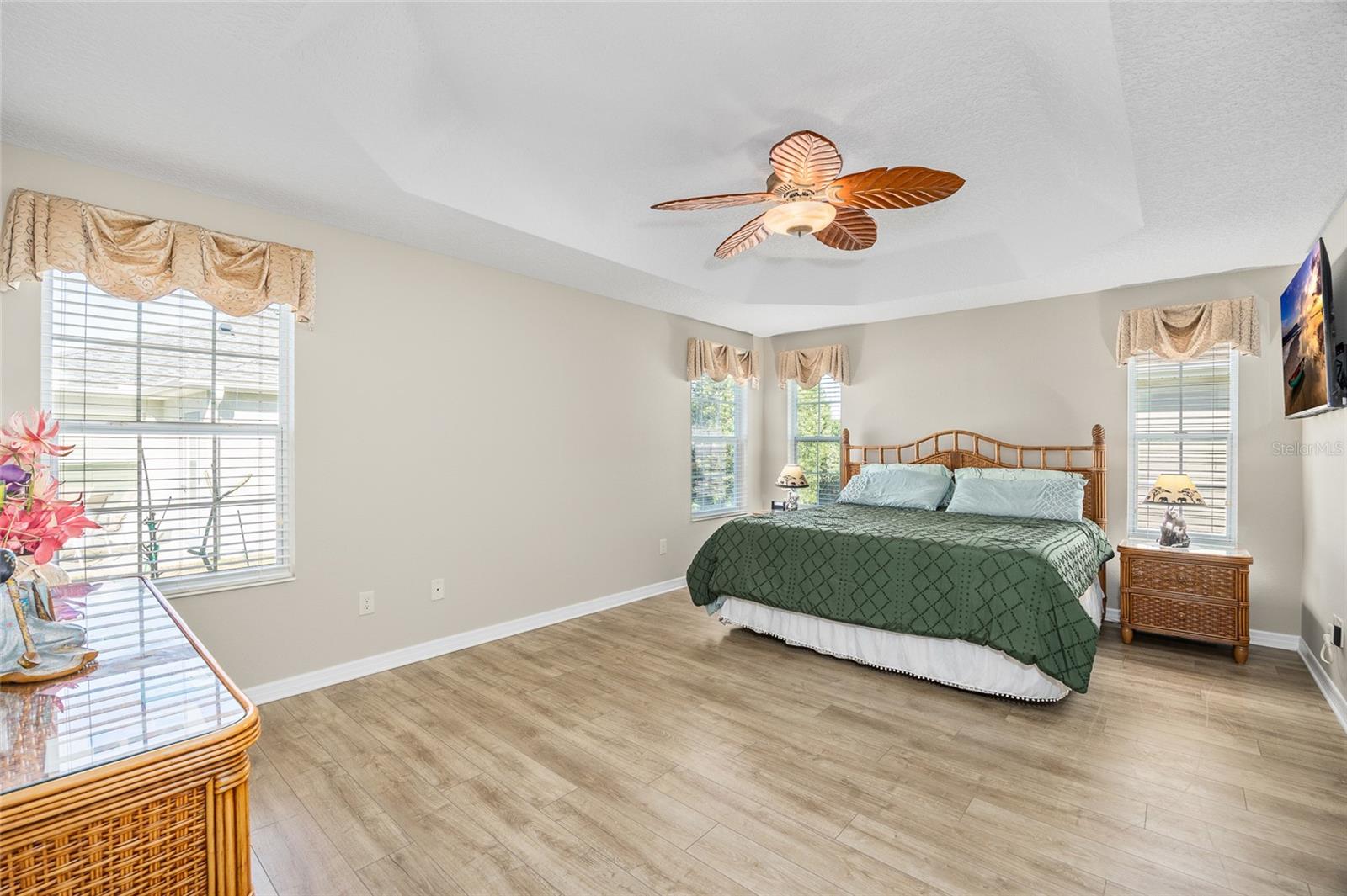 Image 18 of 37 For 3258 Sylewood Avenue