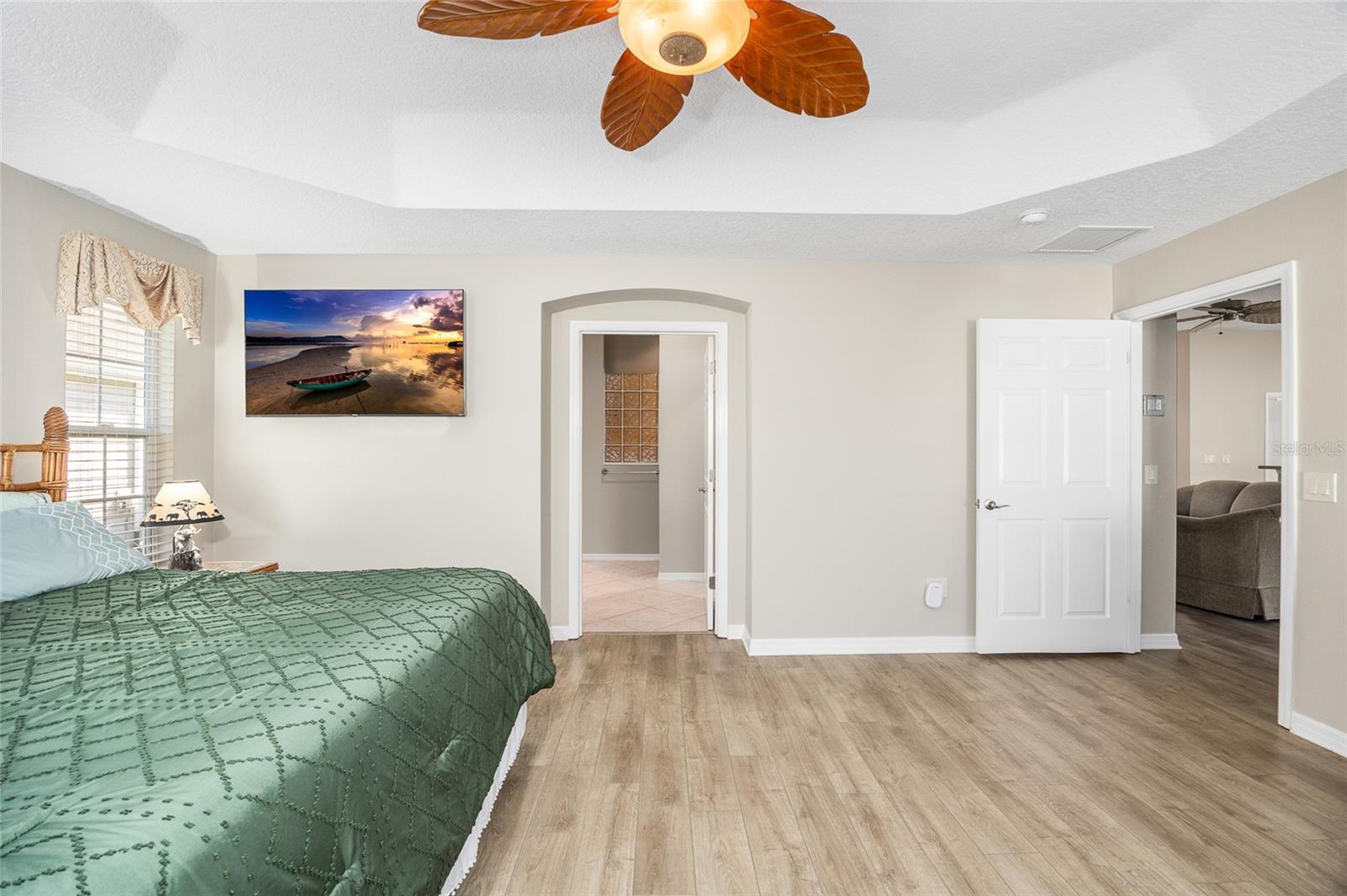 Image 19 of 37 For 3258 Sylewood Avenue