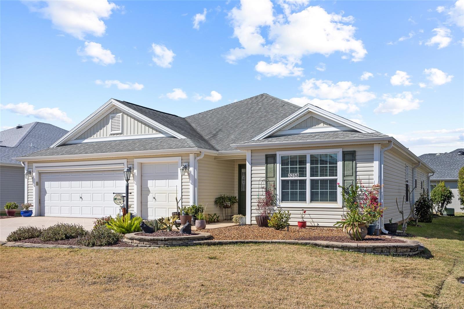 Image 2 of 37 For 3258 Sylewood Avenue