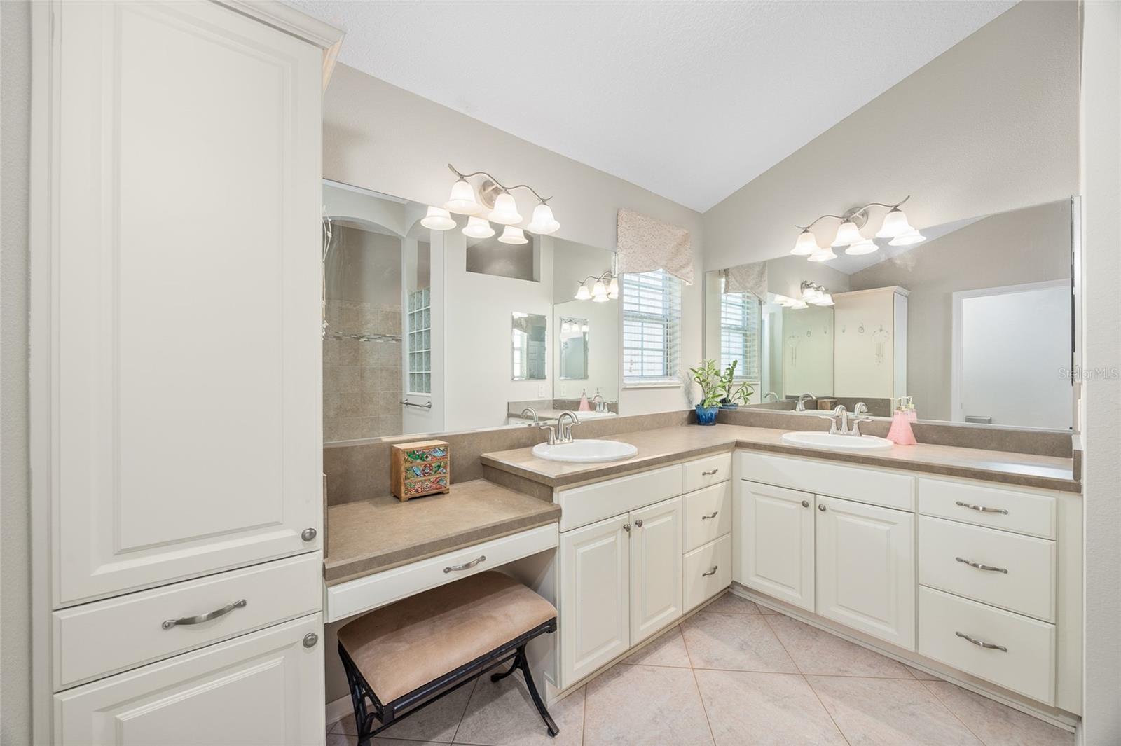 Image 22 of 37 For 3258 Sylewood Avenue