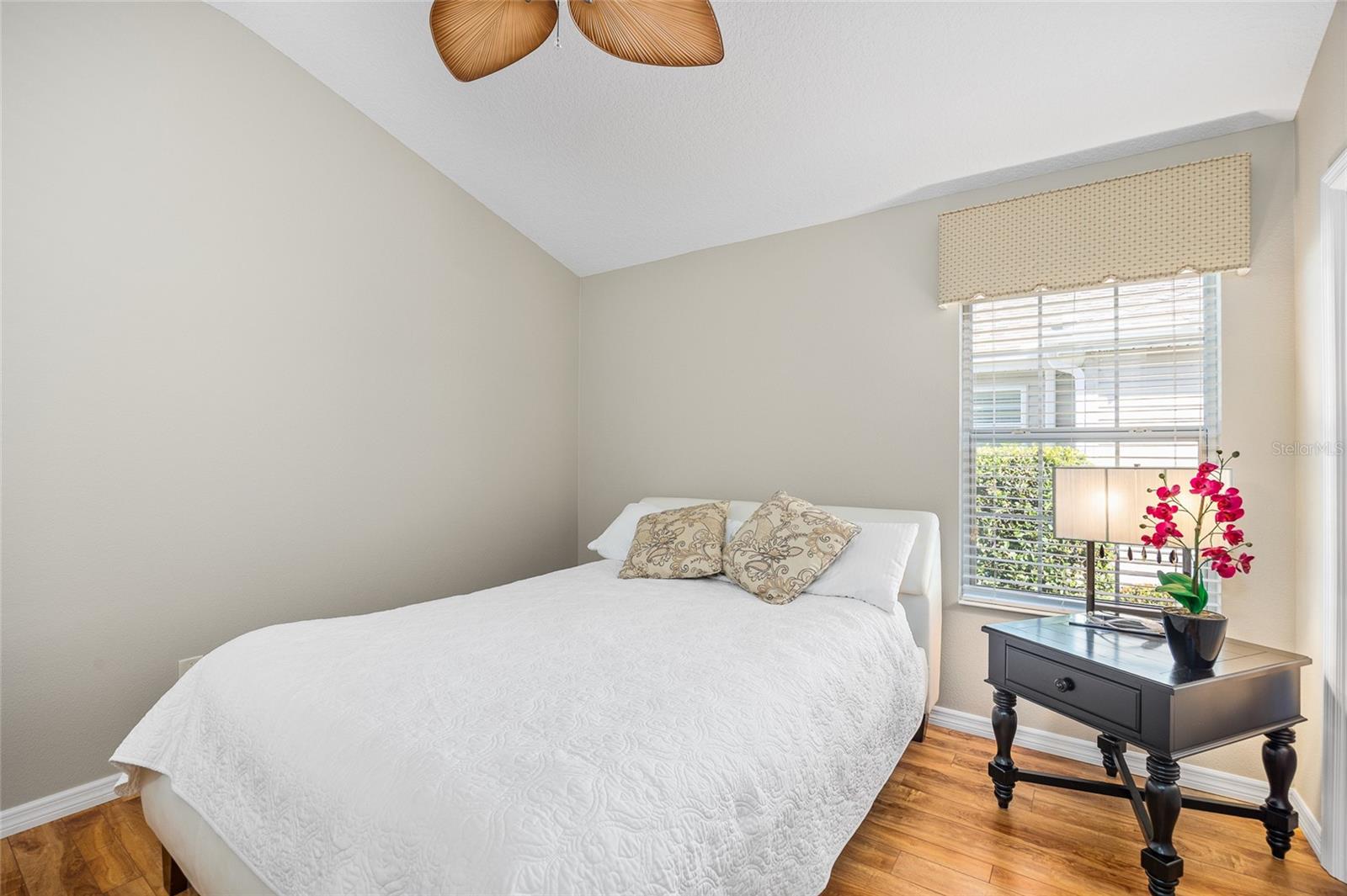 Image 24 of 37 For 3258 Sylewood Avenue