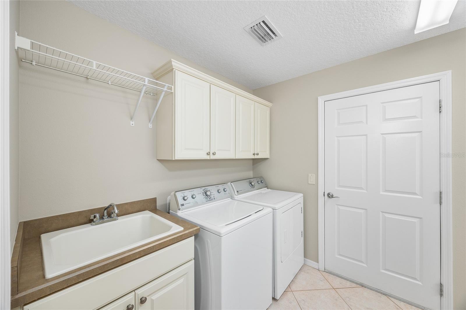 Image 29 of 37 For 3258 Sylewood Avenue