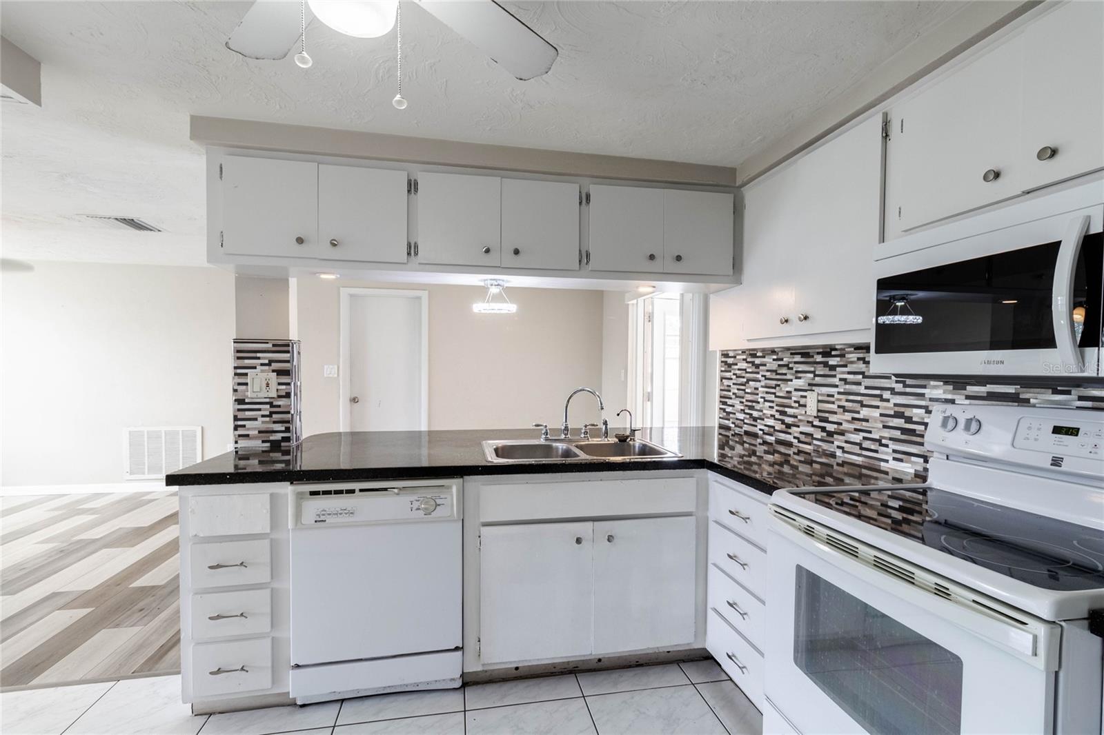 Image 9 of 27 For 3402 Seffner Drive