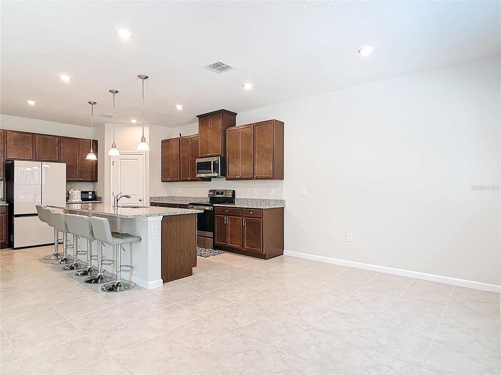 Image 18 of 51 For 121 Eagle Harbor Way Way