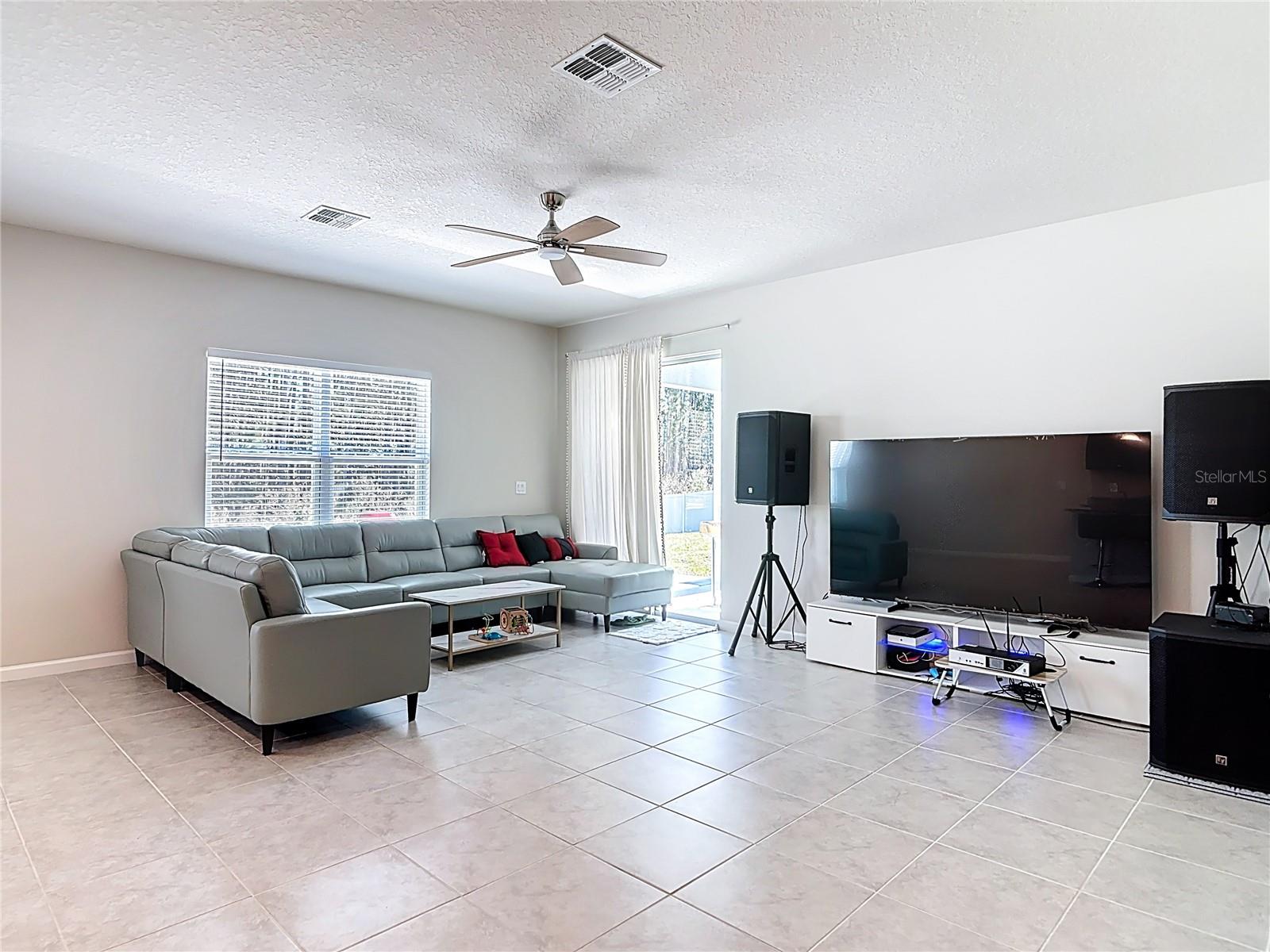 Image 19 of 51 For 121 Eagle Harbor Way Way